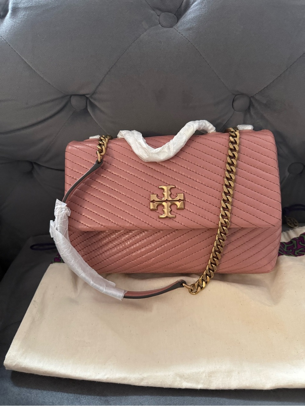 TORY BURCH KIRA QUILTED LEATHER CROSSBODY BAG IN PINK